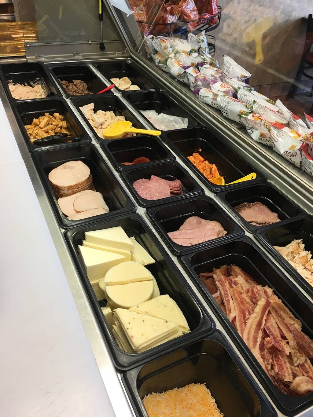 Subway Restaurants | restaurant | 5 E Downer Pl, Aurora, IL 60505, USA | 6308014282 OR +1 630-801-4282