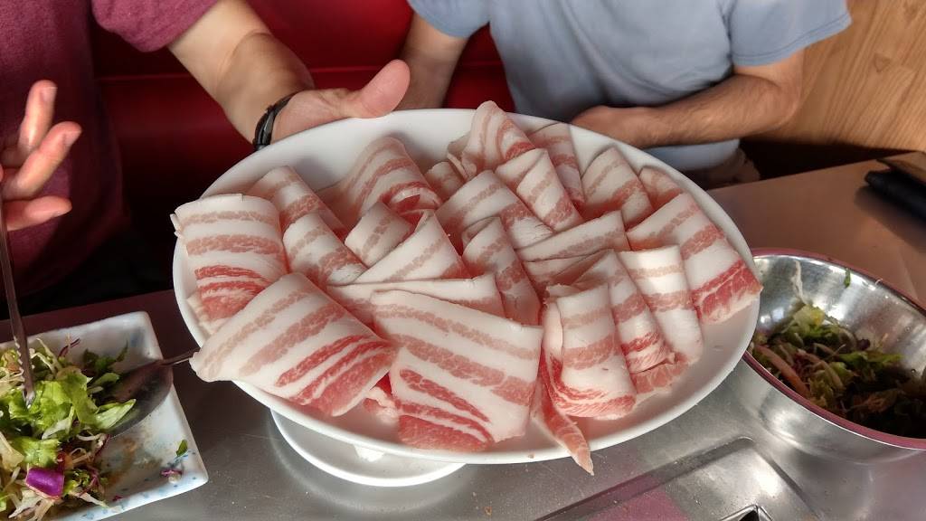 Red Castle Korean BBQ | restaurant | 8303 W Garden Grove Blvd, Garden Grove, CA 92844, USA | 7146369292 OR +1 714-636-9292