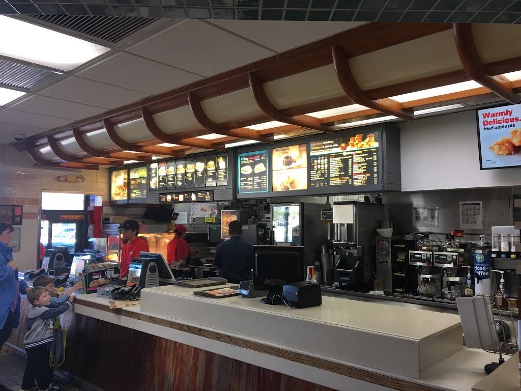 McDonalds | cafe | 18850 Soledad Canyon Rd, Santa Clarita, CA 91351, USA | 6612521480 OR +1 661-252-1480