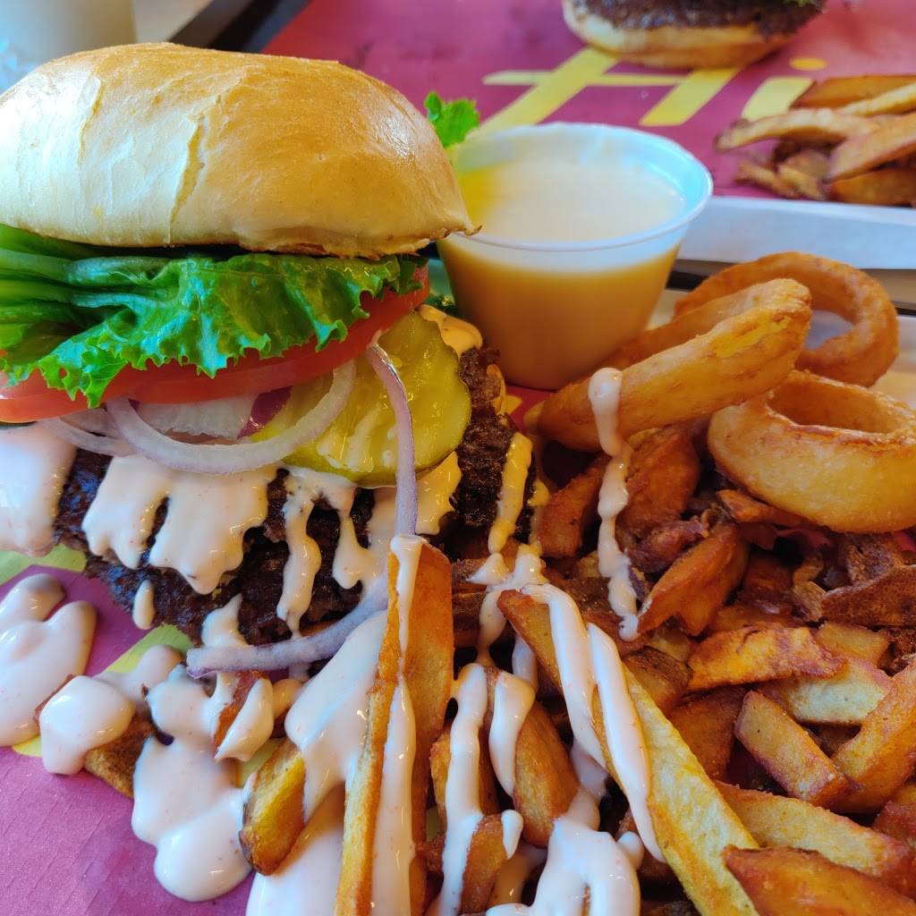 Hi-Pointe Drive-In | restaurant | 1033 McCausland Ave, St. Louis, MO 63117, USA | 3143492720 OR +1 314-349-2720