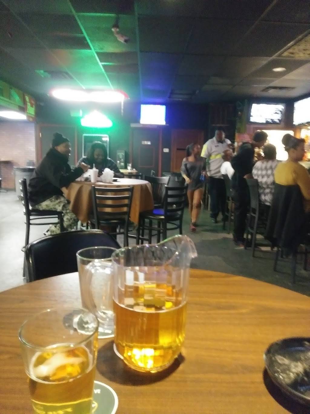 Q.Cs Bar & Grill | restaurant | 2200 Covington Hwy, Conyers, GA 30012, USA | 7707615580 OR +1 770-761-5580