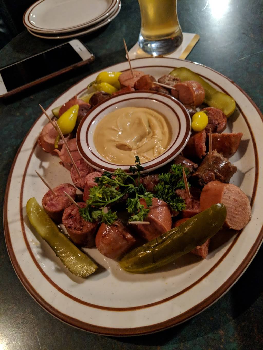 The Red Lion Tavern | restaurant | 2366 Glendale Blvd, Los Angeles, CA 90039, USA | 3236625337 OR +1 323-662-5337