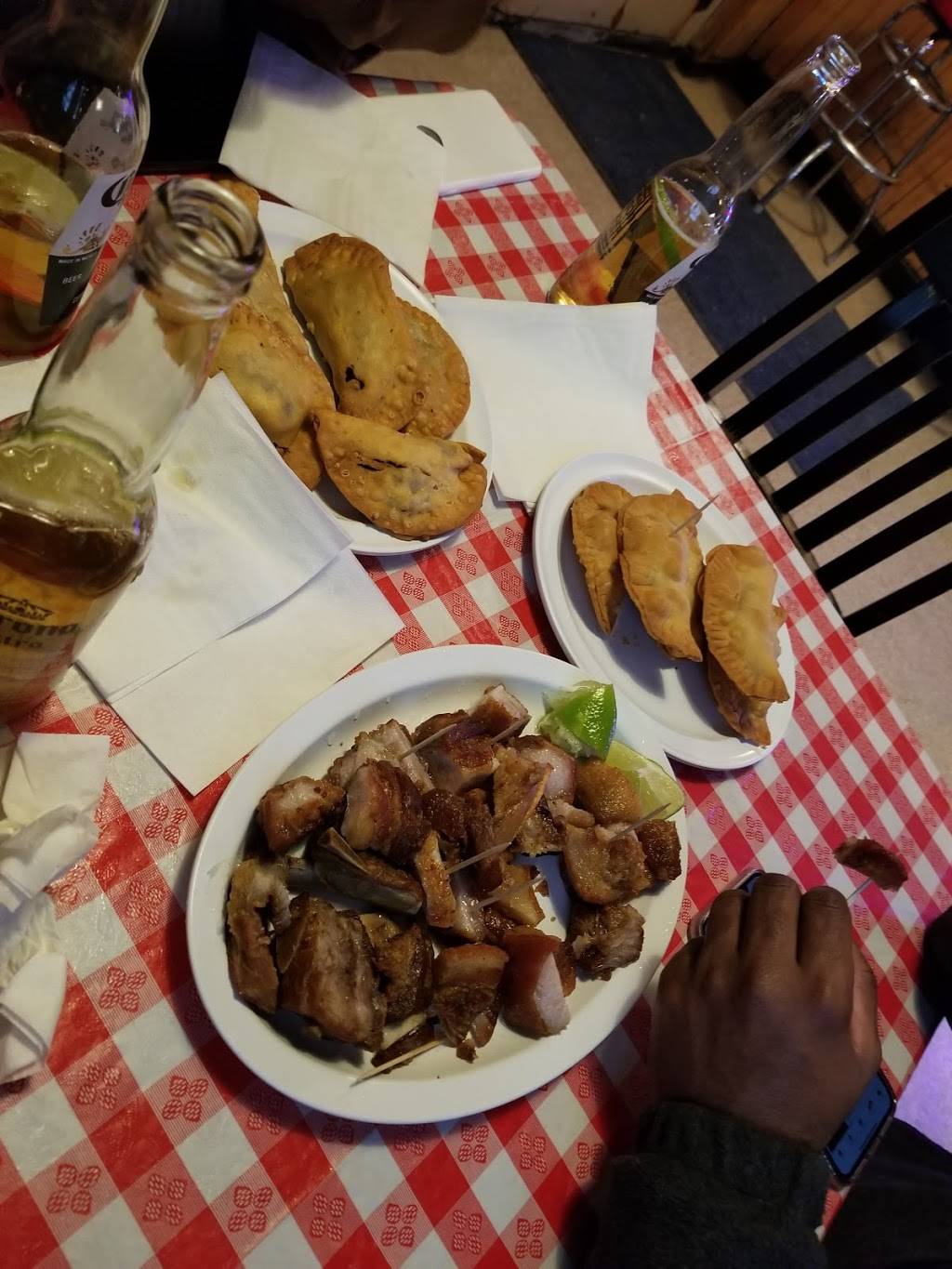 El Mondonguito | restaurant | 221 Dudley St, Roxbury, MA 02119, USA | 6175223672 OR +1 617-522-3672