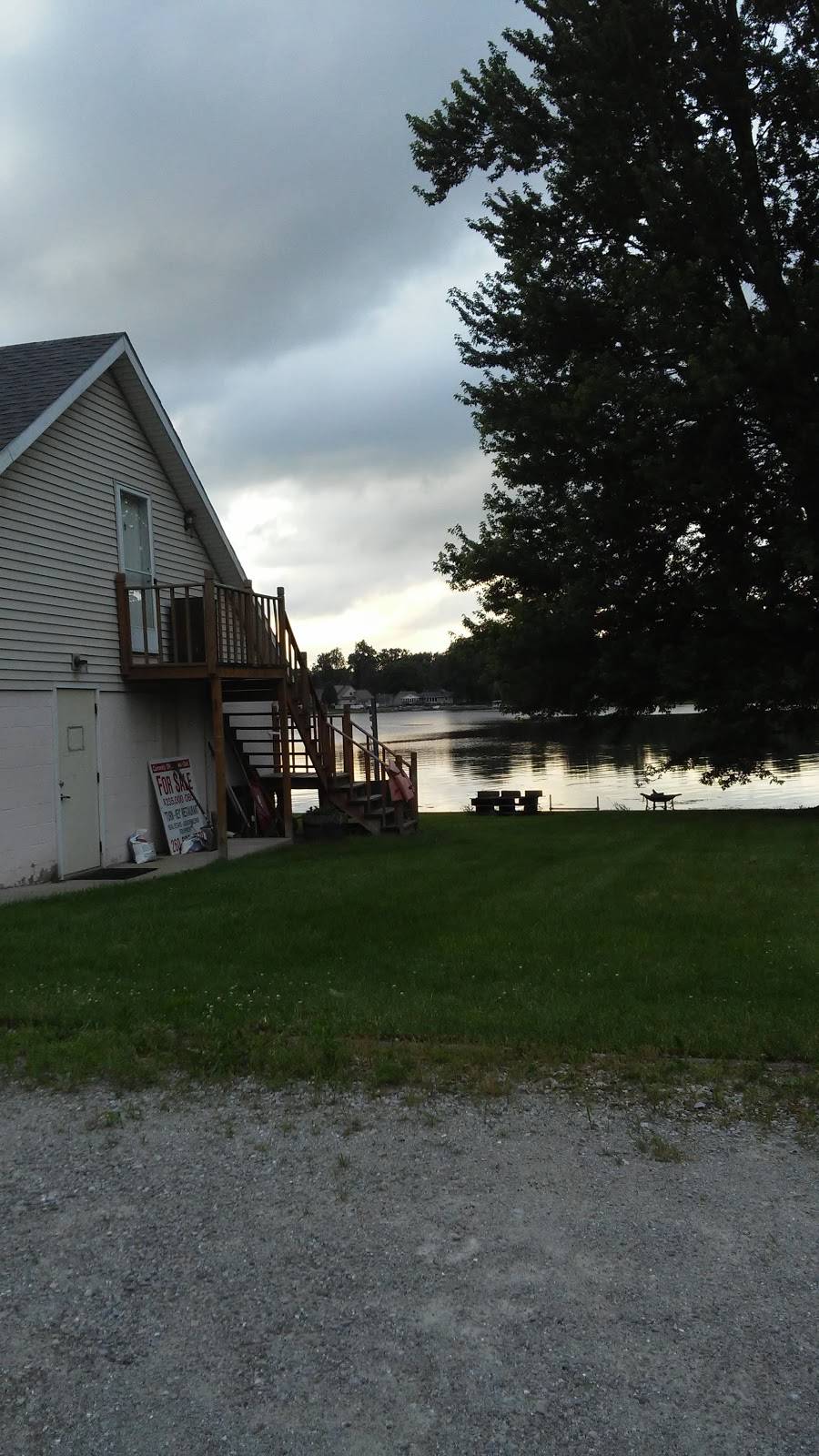 Lake House | restaurant | 3045 E State Rd 8, Albion, IN 46701, USA | 2606367579 OR +1 260-636-7579