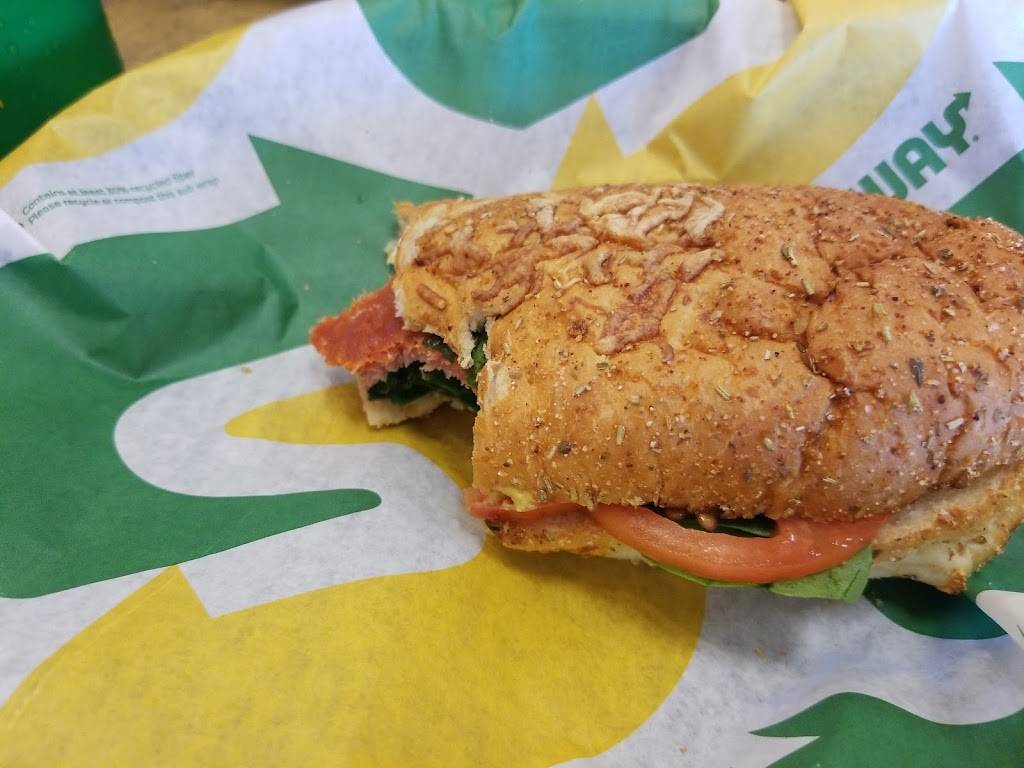 Subway | restaurant | 110 S Armstrong St, Crothersville, IN 47229, USA | 8127933377 OR +1 812-793-3377