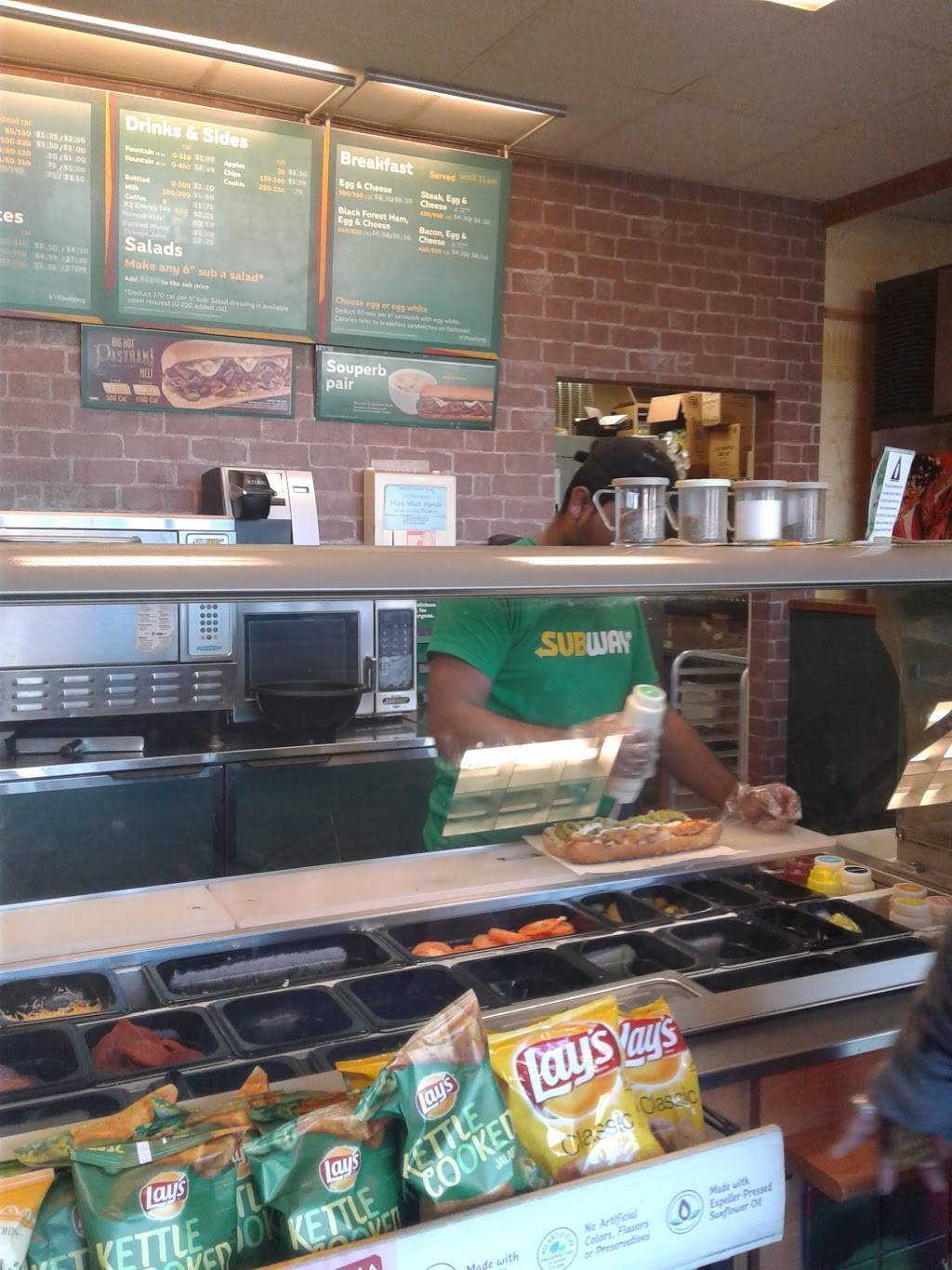 Subway Restaurants | restaurant | 205-20 Jamaica Ave, Hollis, NY 11423, USA | 3474264162 OR +1 347-426-4162