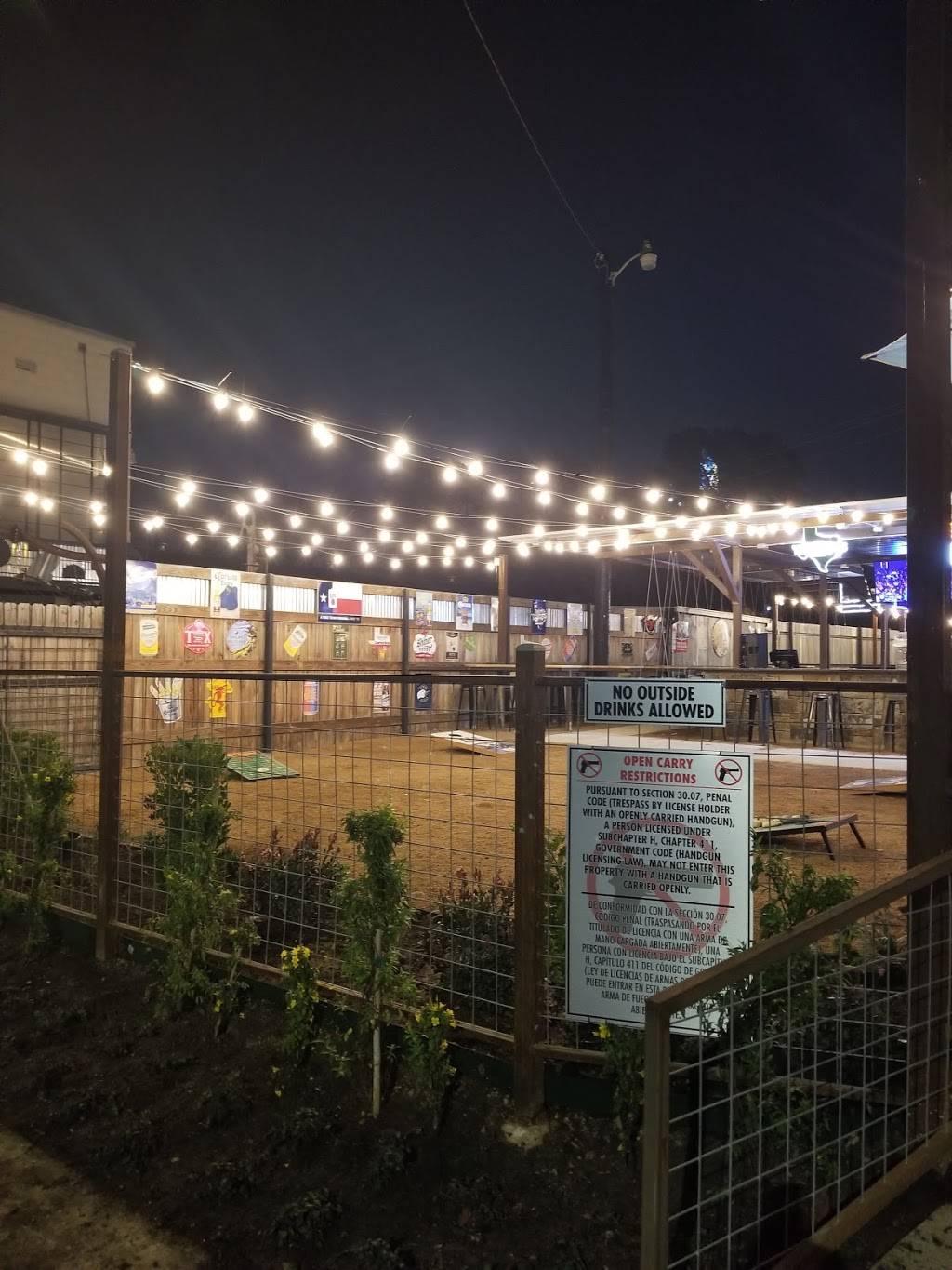 Bentleys Beer Garden | restaurant | 802 N Alamo St, San Antonio, TX 78215, USA | 2109809401 OR +1 210-980-9401