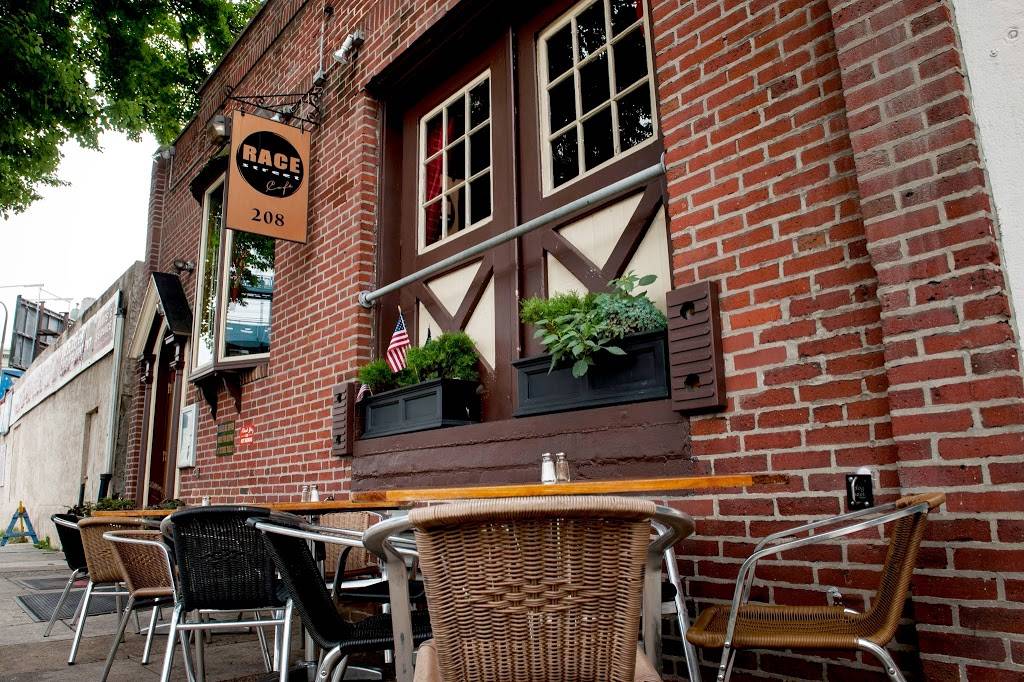 Race Street Cafe | restaurant | 208 Race St, Philadelphia, PA 19106, USA | 2156276181 OR +1 215-627-6181
