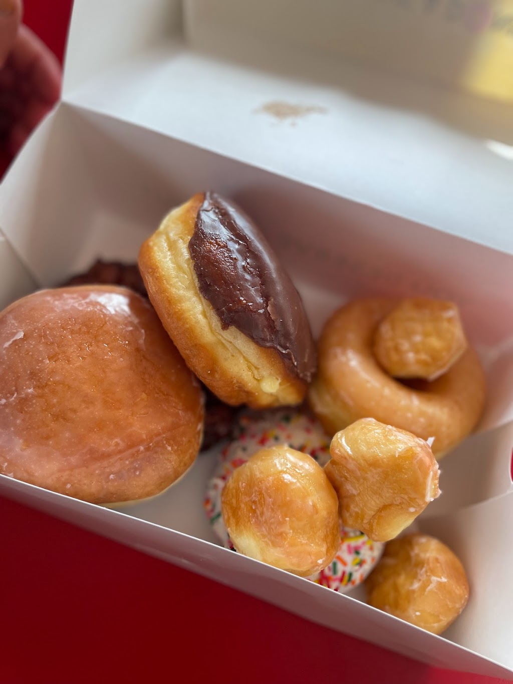 Bryant Town Donuts | cafe | 723 Cosby Hwy, Newport, TN 37821, USA | 4232483098 OR +1 423-248-3098