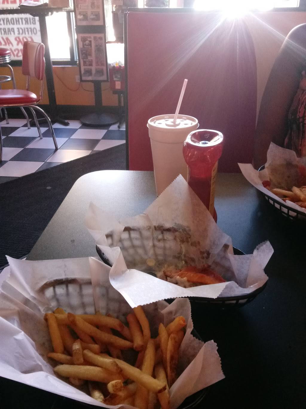 Mr. Cs Hot Dogs and More | restaurant | 1350 E Chicago St, Elgin, IL 60120, USA | 8478884600 OR +1 847-888-4600