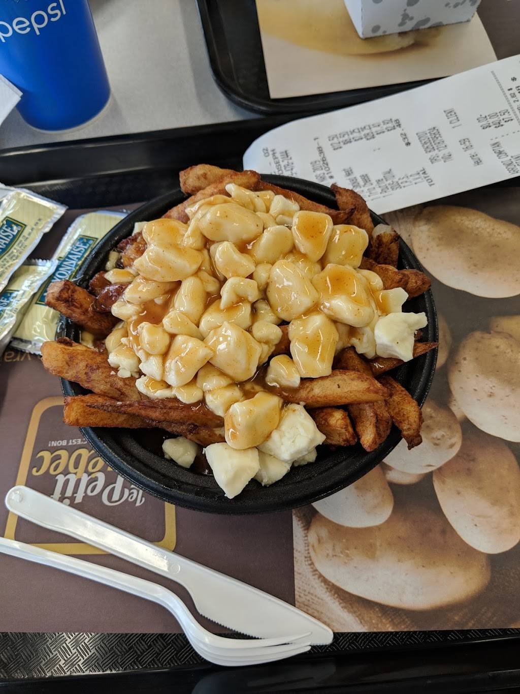 Le Petit Québec | restaurant | 2090 Boulevard Saint-Joseph, Drummondville, QC J2B 5L4, Canada | 8194782444 OR +1 819-478-2444