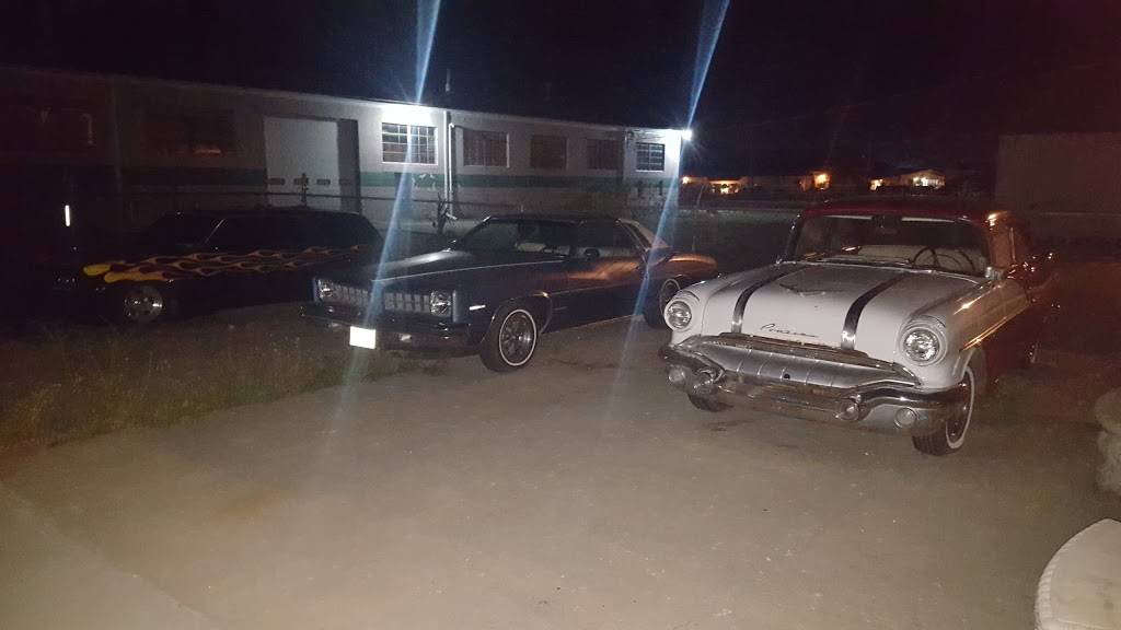 Elliotts Corner Junction | restaurant | 826 N Ladd St, Pontiac, IL 61764, USA | 8158446410 OR +1 815-844-6410