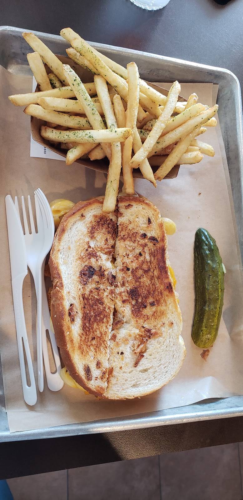 The Melt | restaurant | Shops at La Jolla Village, 8849 Villa La Jolla Dr #305, La Jolla, CA 92037, USA | 8589267517 OR +1 858-926-7517