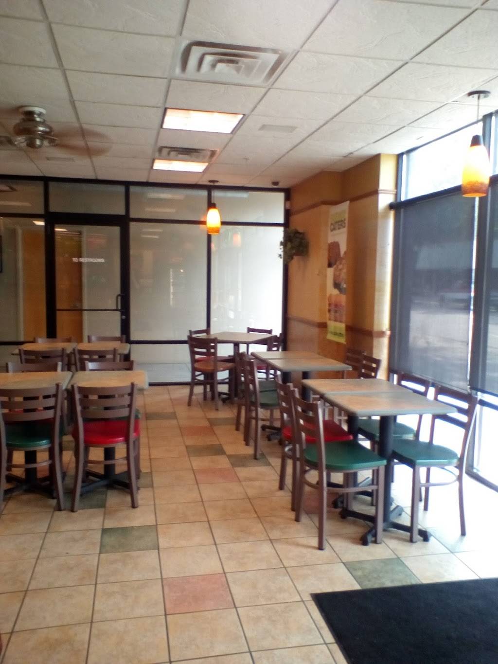 Subway | restaurant | 1601 2nd Ave, Rock Island, IL 61201, USA | 3097949330 OR +1 309-794-9330