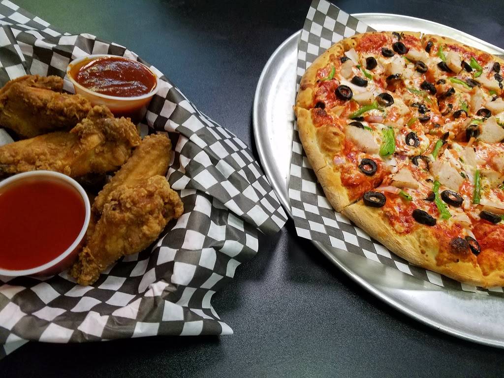 Wingz N Thingz Pizza | restaurant | 5703 Ferry St, Niagara Falls, ON L2G 1S5, Canada | 9053539464 OR +1 905-353-9464