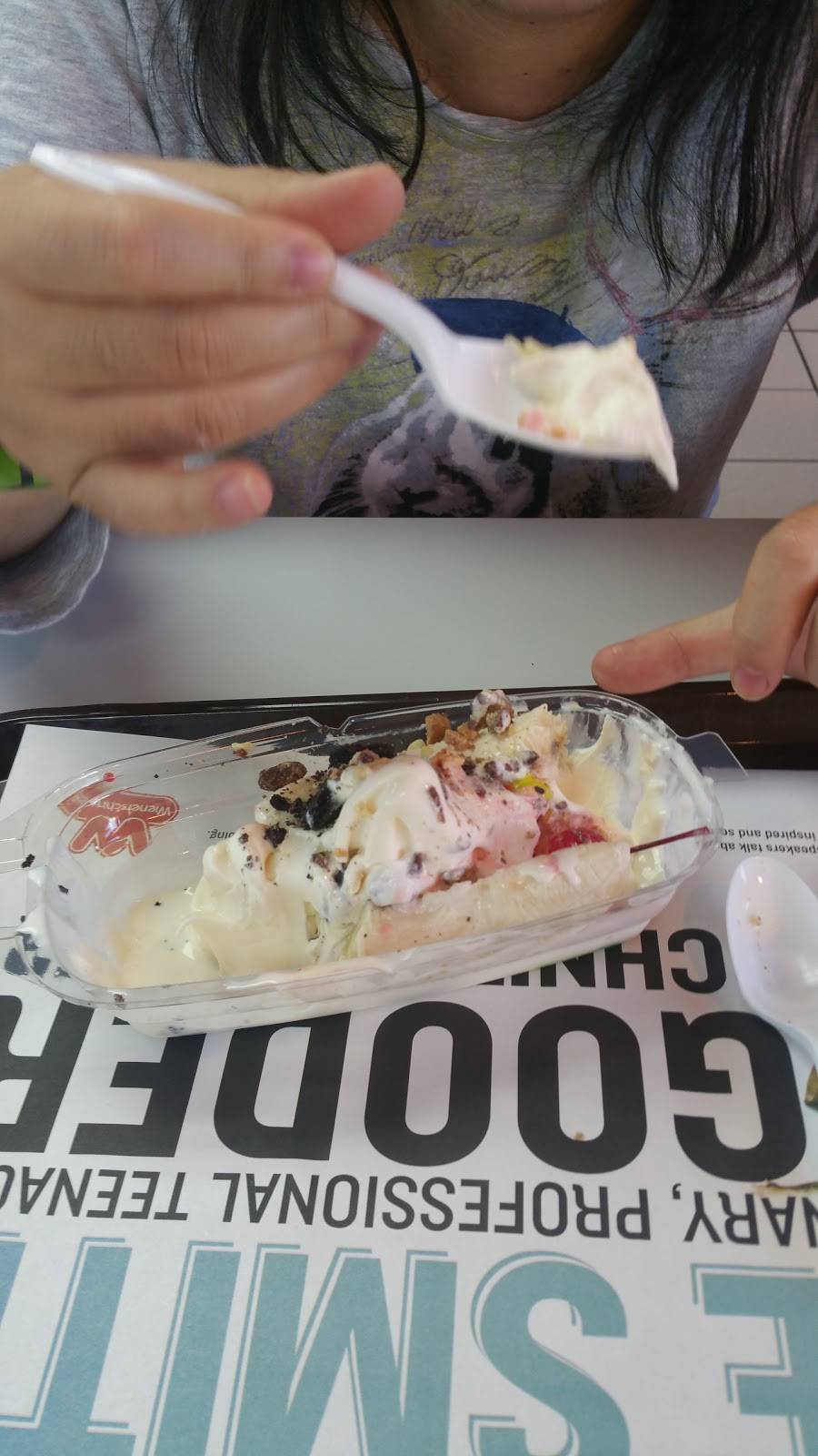 Wienerschnitzel | restaurant | 19101 Brookhurst St, Huntington Beach, CA 92646, USA | 7149629431 OR +1 714-962-9431