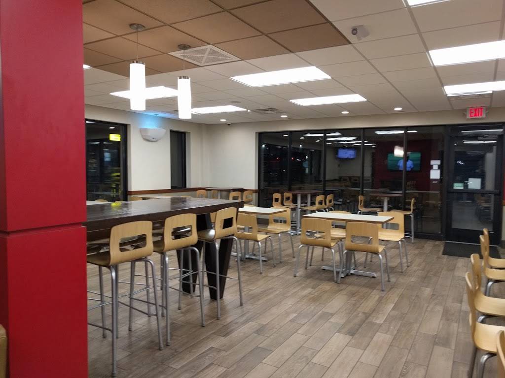 Wendys | restaurant | 2237 Noblestown Rd, Pittsburgh, PA 15205, USA | 4129212350 OR +1 412-921-2350