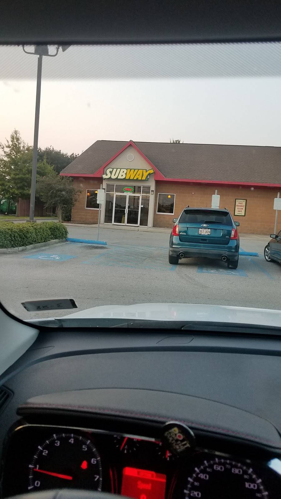 Subway | meal takeaway | 7340-300 Westbank Expy, Marrero, LA 70072, USA | 5043419660 OR +1 504-341-9660