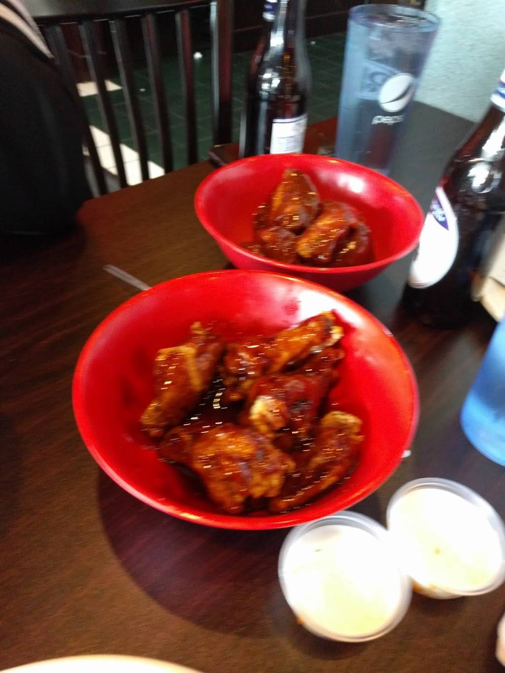 Roadhouse Wings & Grille | restaurant | 2177 Hilliard Rome Rd, Hilliard, OH 43026, USA | 6145299399 OR +1 614-529-9399