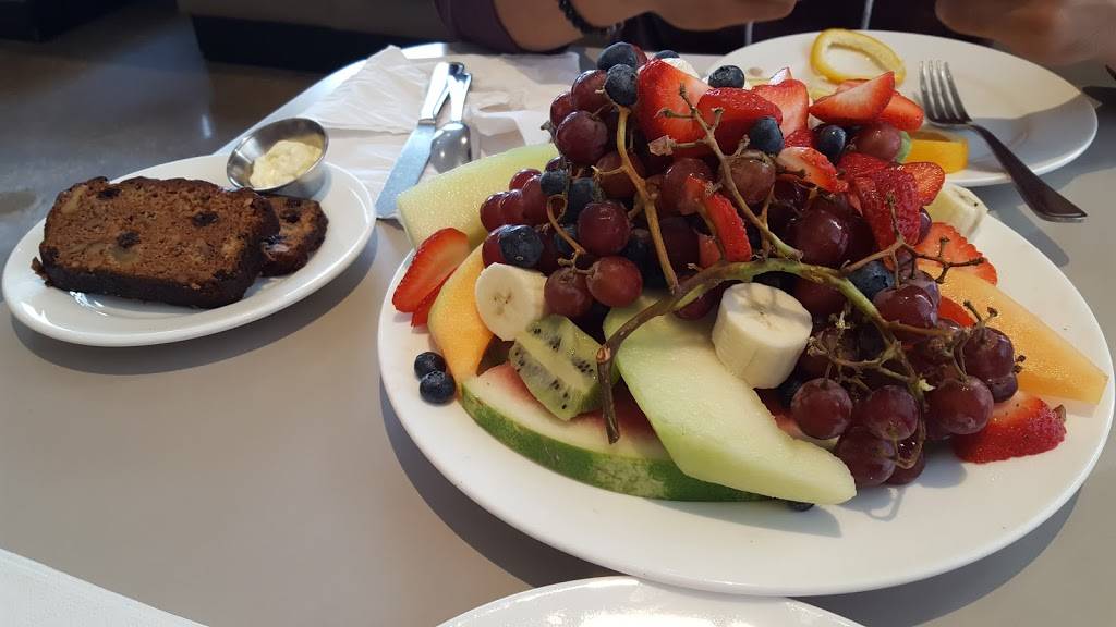 Ellys on Milwaukee | bakery | 5310 N Milwaukee Ave, Chicago, IL 60630, USA | 7737751333 OR +1 773-775-1333