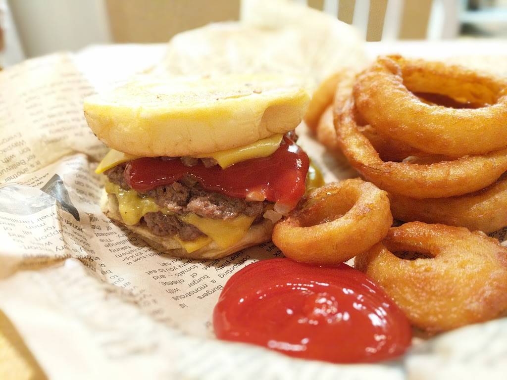 Wayback Burgers | restaurant | 320 E Elm St, Torrington, CT 06790, USA | 8603616624 OR +1 860-361-6624