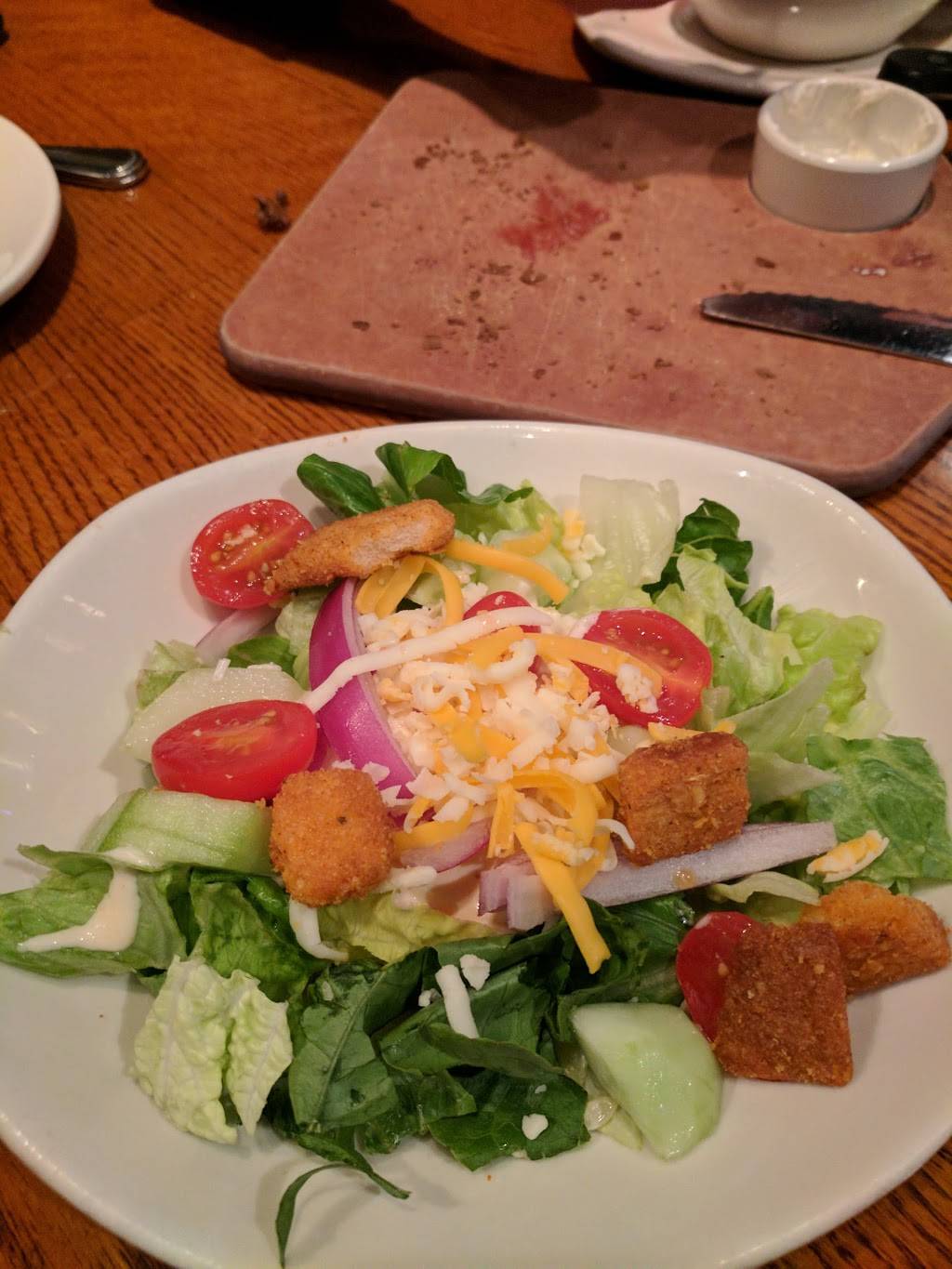 Outback Steakhouse | restaurant | 216 E Golf Rd, Schaumburg, IL 60173, USA | 8478438884 OR +1 847-843-8884