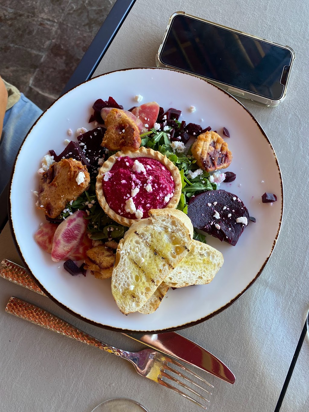 Willows Kitchen & Wine Bar | restaurant | 1752 AZ-179, Sedona, AZ 86336, USA | 9282035936 OR +1 928-203-5936