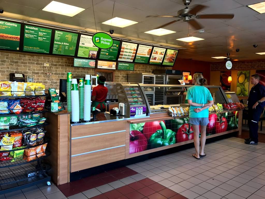 Subway | restaurant | 21415 TN-22, Wildersville, TN 38388, USA | 7319673552 OR +1 731-967-3552