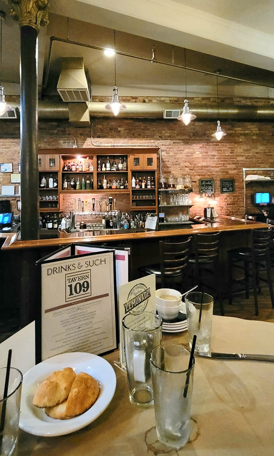 Tavern 109 | restaurant | 109 E Grand River Rd, Williamston, MI 48895, USA | 5176552100 OR +1 517-655-2100