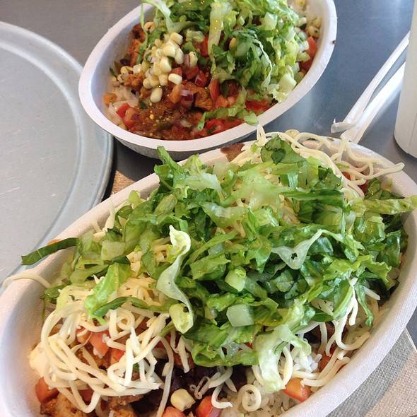 Chipotle Mexican Grill | restaurant | 2201 E Semoran Blvd, Apopka, FL 32703, USA | 4078141207 OR +1 407-814-1207