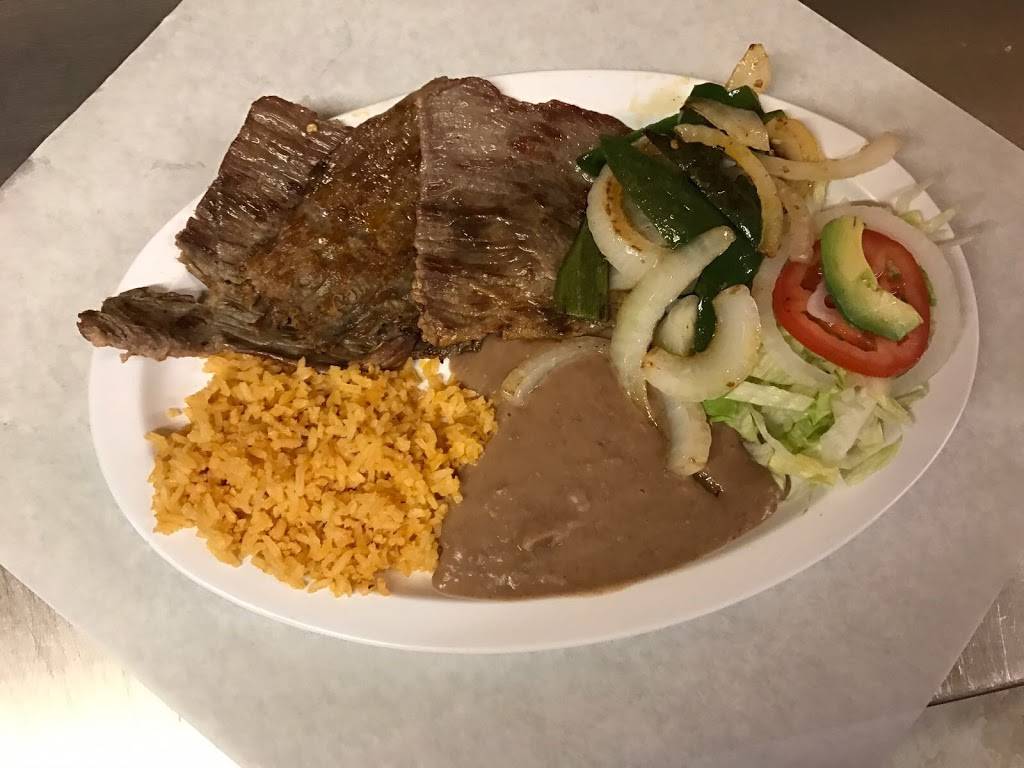 8 regiones comida oaxaqueña | restaurant | 633 W Hueneme Rd, Oxnard, CA 93033, USA | 8054884221 OR +1 805-488-4221