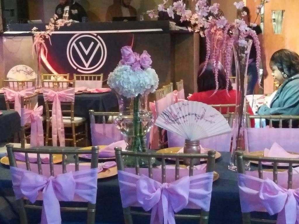 Views Bar & Grill | restaurant | 24200 Grand River Ave, Detroit, MI 48219, USA | 3136939401 OR +1 313-693-9401