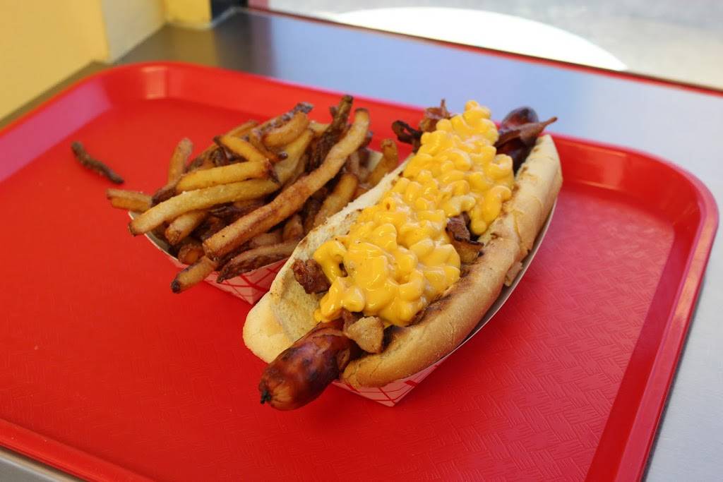 Matts Red Hots | restaurant | 18911 S Tamiami Trail #24, Fort Myers, FL 33908, USA | 2397918036 OR +1 239-791-8036