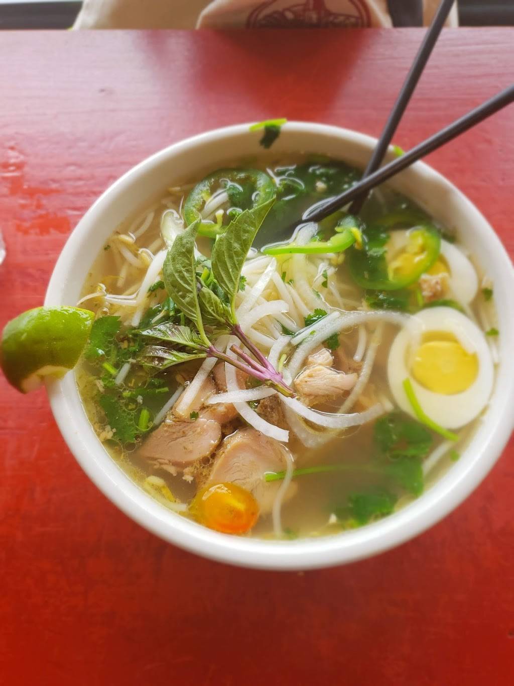 Mama Pho (on Grand St.) | meal takeaway | 580 Grand St, Brooklyn, NY 11211, USA | 7185995015 OR +1 718-599-5015