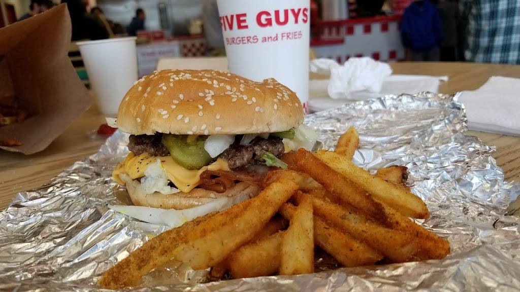 Five Guys | meal takeaway | 316 N Main St, West Hartford, CT 06117, USA | 8602318166 OR +1 860-231-8166