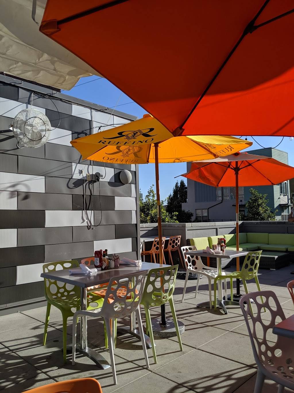 Four Friends Kitchen | restaurant | 2893 Roslyn St, Denver, CO 80238, USA | 3033888299 OR +1 303-388-8299