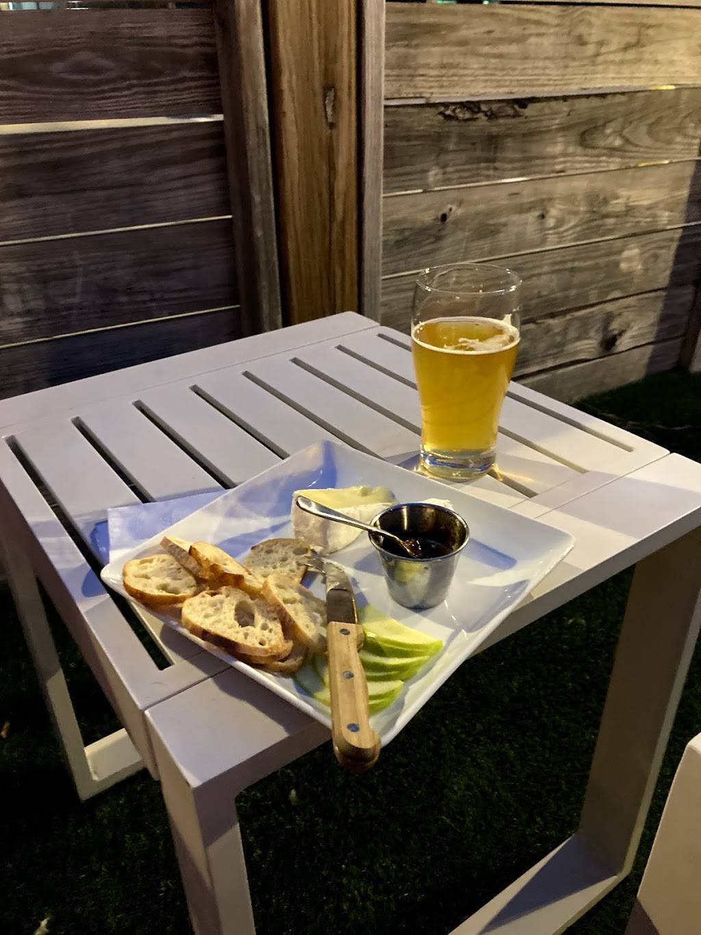 Heaven & Ale Brewpub | restaurant | 342 E Main St, Chattanooga, TN 37408, USA | 4235416570 OR +1 423-541-6570