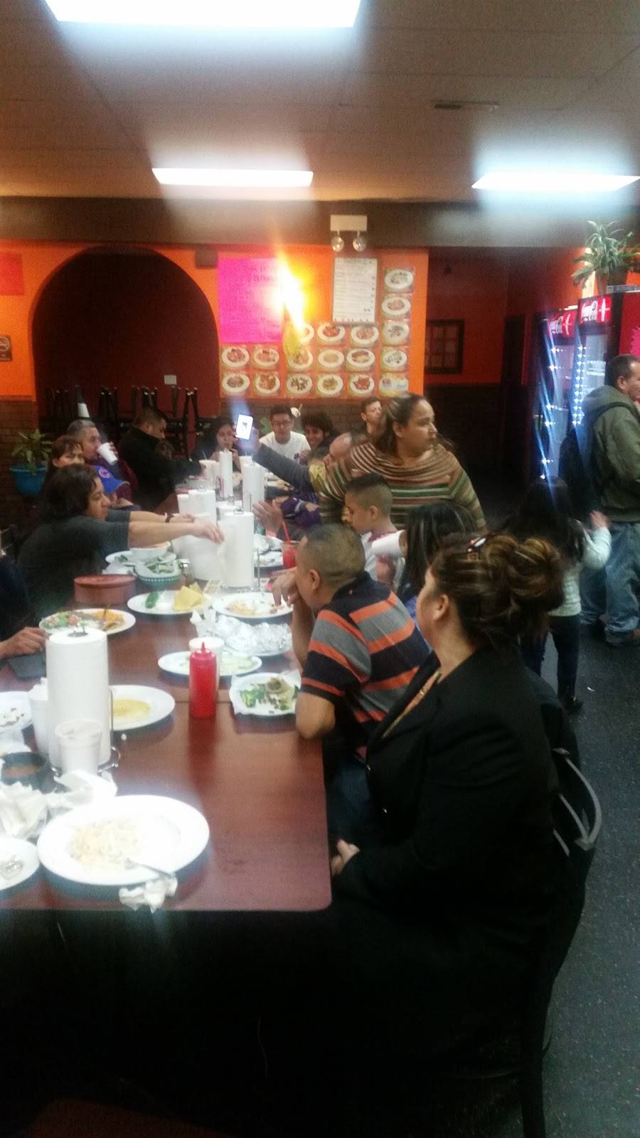 Manolos Tamales | restaurant | 2455 S Kedzie Ave, Chicago, IL 60623, USA | 7738231071 OR +1 773-823-1071