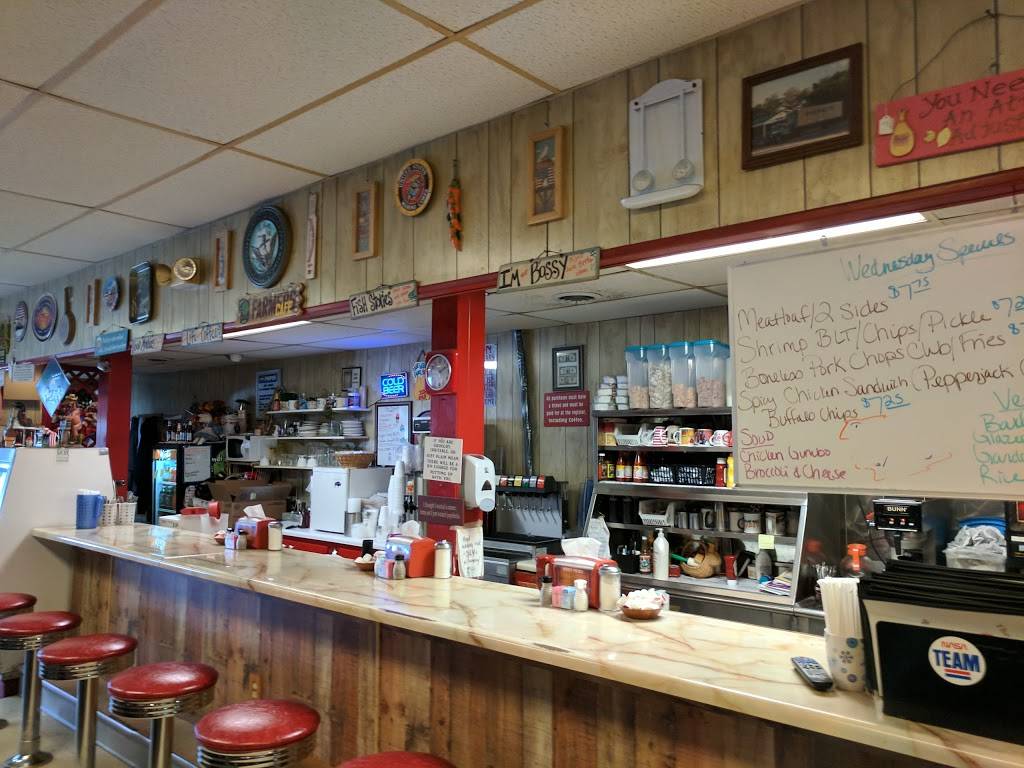 Farmers Cafe | restaurant | 213 S Main St, Blackstone, VA 23824, USA | 4342923236 OR +1 434-292-3236