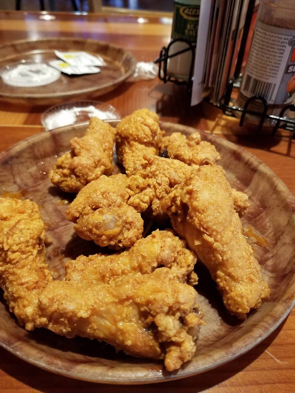 Hooters | restaurant | 2800 Gulf to Bay Blvd, Clearwater, FL 33759, USA | 7277974008 OR +1 727-797-4008