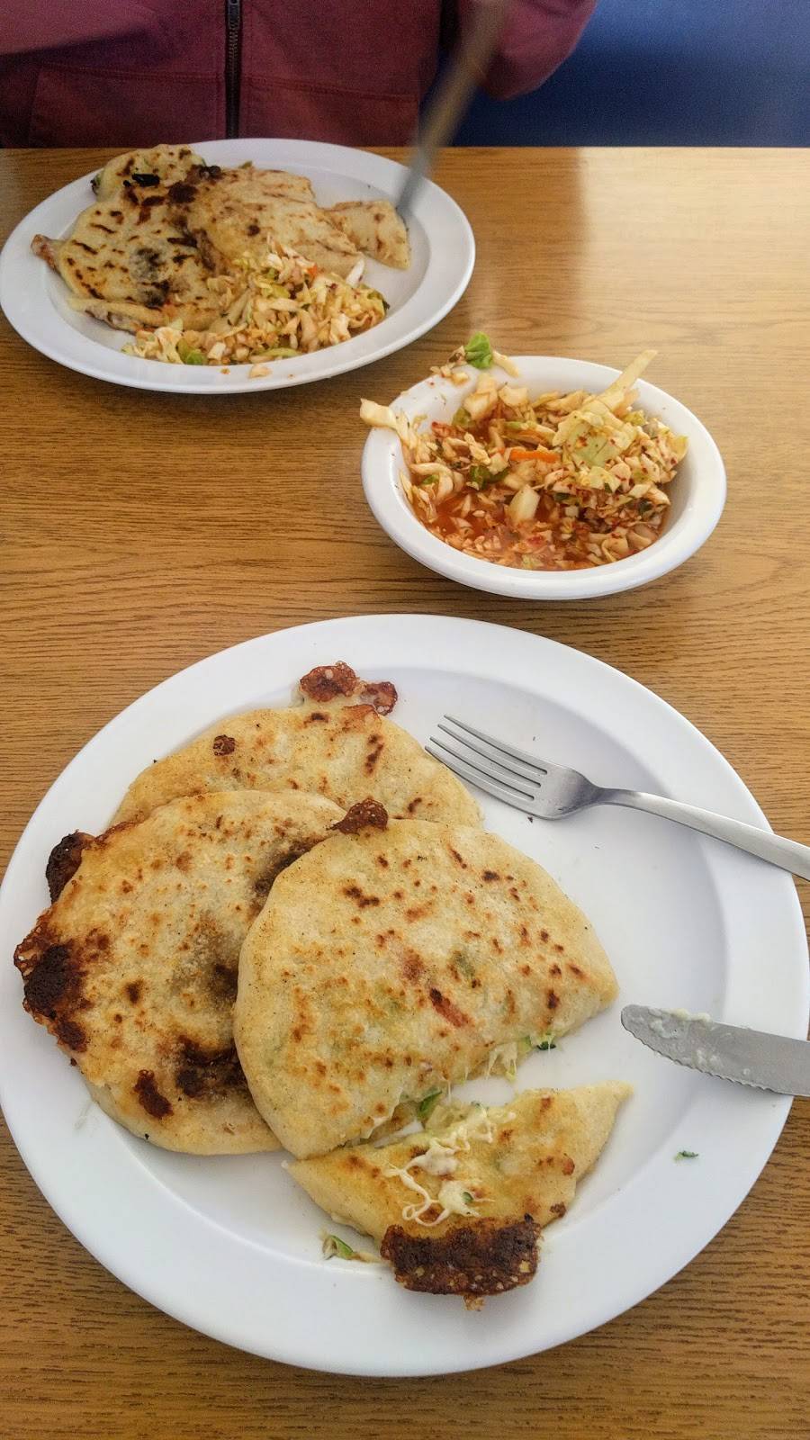 Pupuseria Y Restaurante La Llama | restaurant | 2655 N Ventura Rd, Port Hueneme, CA 93041, USA | 8059841309 OR +1 805-984-1309