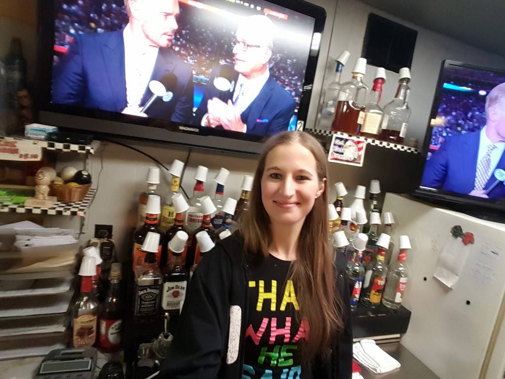 Mecca Cafe | restaurant | 103 N State St, West Harrison, IN 47060, USA | 8126379125 OR +1 812-637-9125