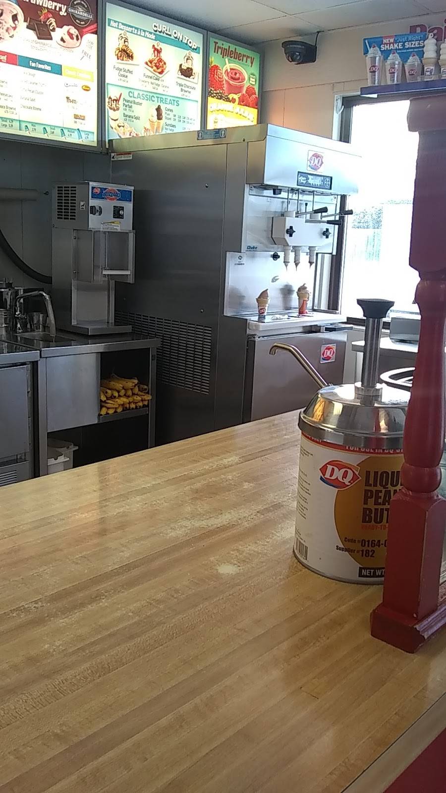 Dairy Queen | restaurant | 707 W Rollins Rd, Round Lake Beach, IL 60073, USA | 8475460550 OR +1 847-546-0550