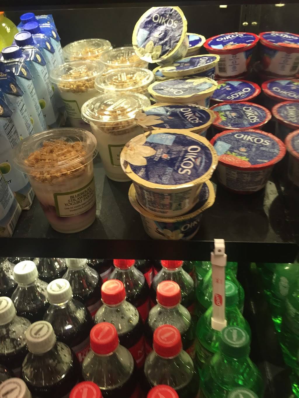 La Tapenade Mediterranean Café | cafe | Terminal 3 10000 W OHare Ave, Chicago, IL 60666, USA | 7736866180 OR +1 773-686-6180