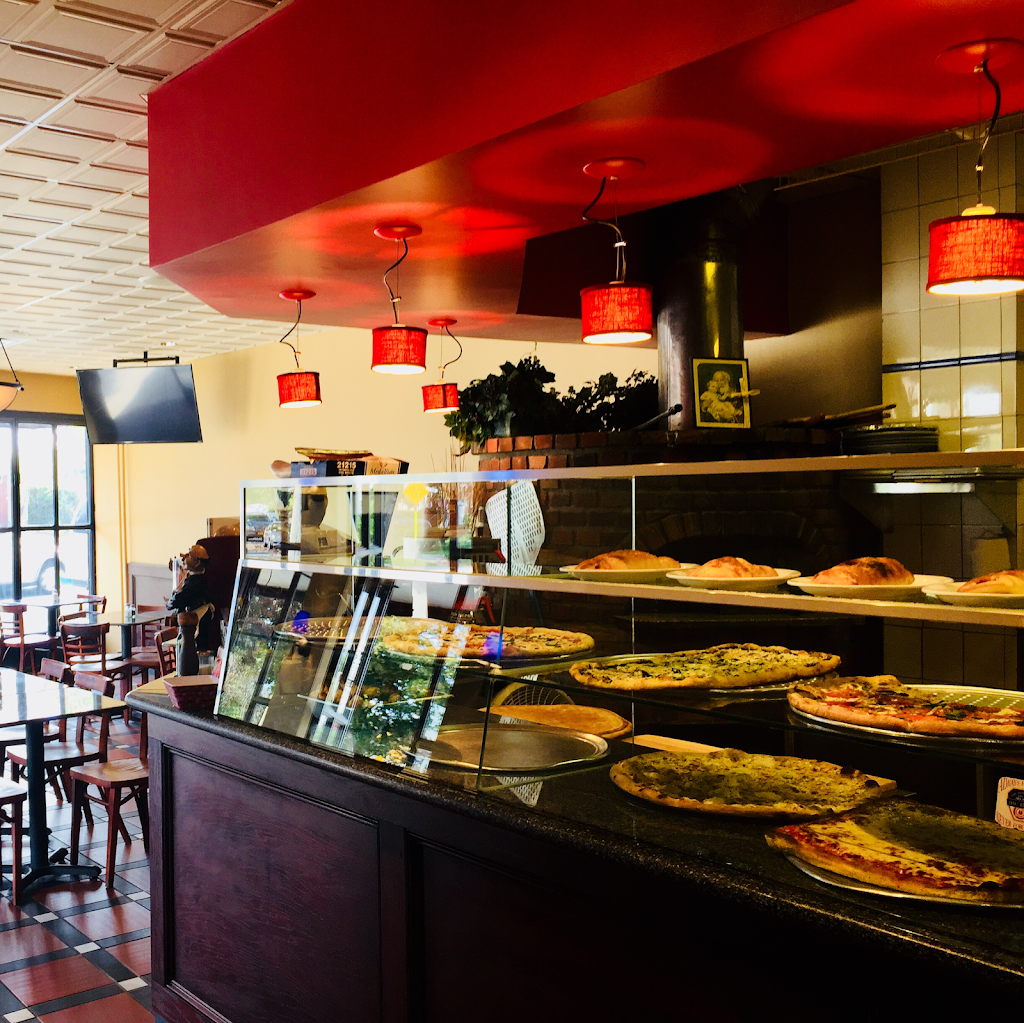 Vaccaros Pizza | restaurant | 88-02 Little Neck Pkwy, Queens, NY 11001, USA | 7183474143 OR +1 718-347-4143