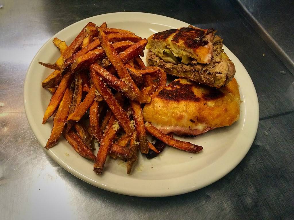 The Avg Pub | restaurant | 3520 W 16th St, Indianapolis, IN 46222, USA | 3179162814 OR +1 317-916-2814