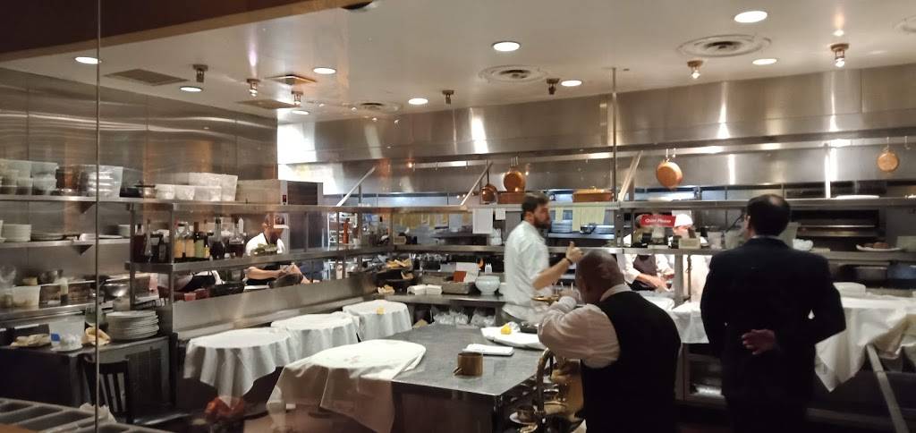 Tonys | restaurant | 3755 Richmond Ave, Houston, TX 77046, USA | 7136226778 OR +1 713-622-6778