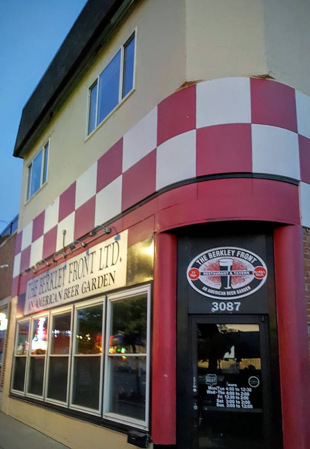 24 Seconds Bar and Grill | restaurant | 3071 Twelve Mile Rd, Berkley, MI 48072, USA | 2483360024 OR +1 248-336-0024