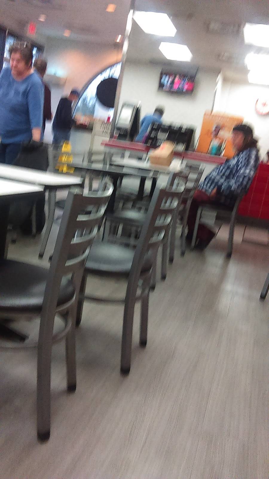 Krystal | meal takeaway | 5401 Brainerd Rd, Chattanooga, TN 37412, USA | 4238999812 OR +1 423-899-9812