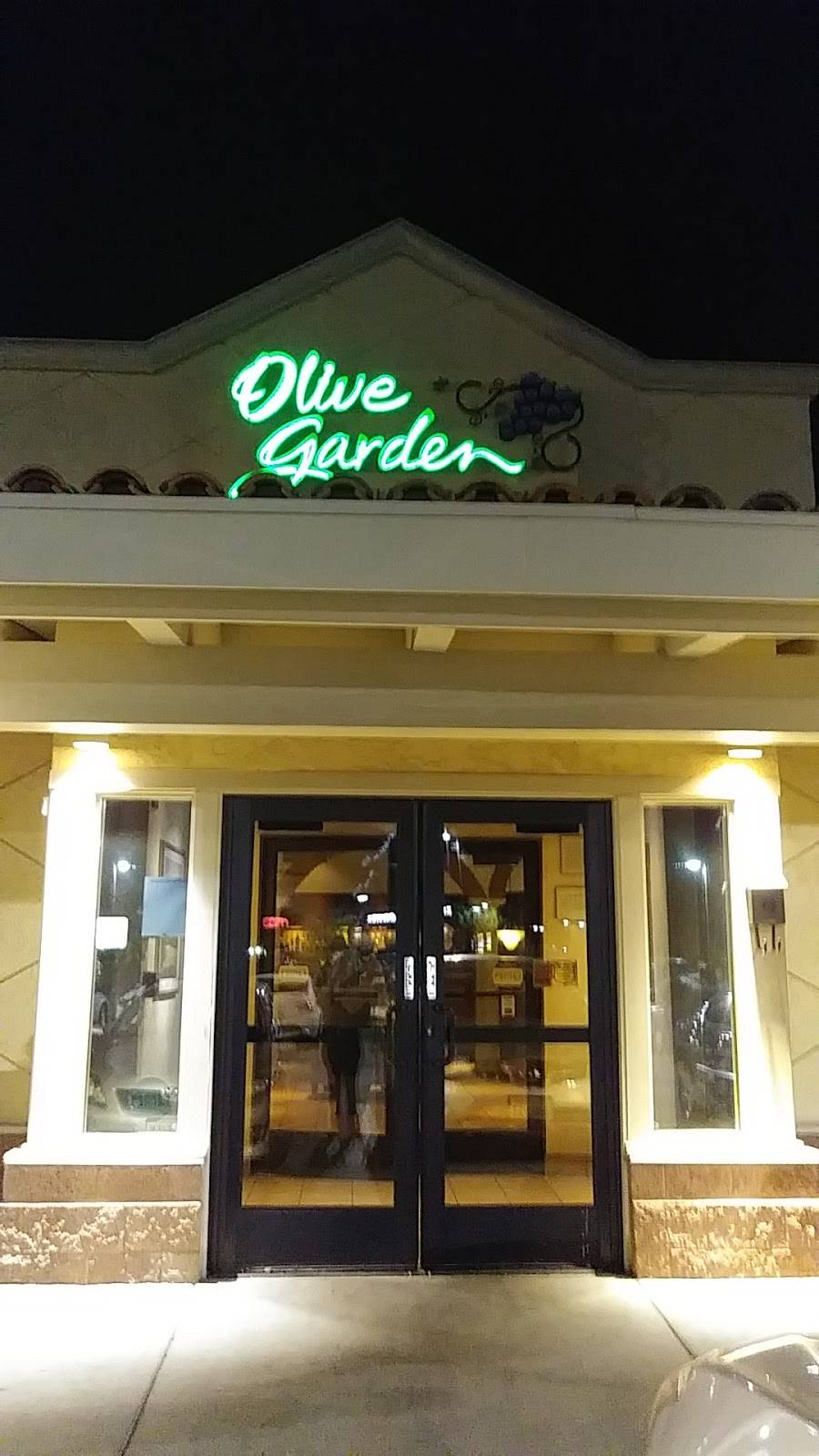 Olive Garden Italian Restaurant | meal takeaway | 1051 W Rancho Vista Blvd, Palmdale, CA 93551, USA | 6612667927 OR +1 661-266-7927